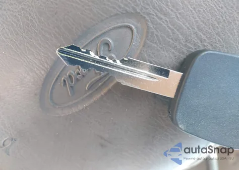 2000 Ford Expedition Eddie Bauer из США, поврежденный, VIN 1FMPU18L6YLA68607